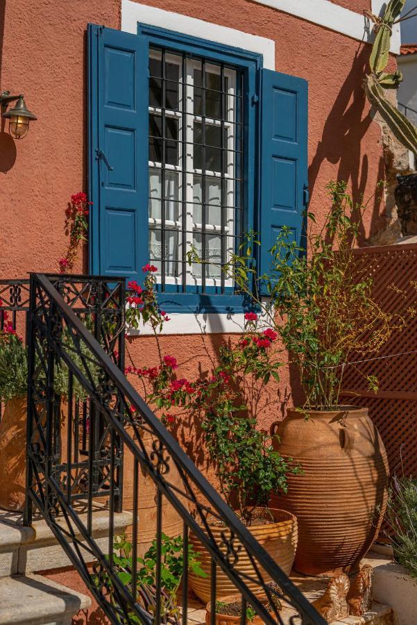 The 1813 Painter'S Villa By Neuvel Galaxidi Exterior photo